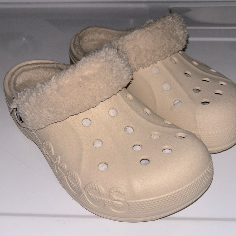 Sherpa lined crocs
